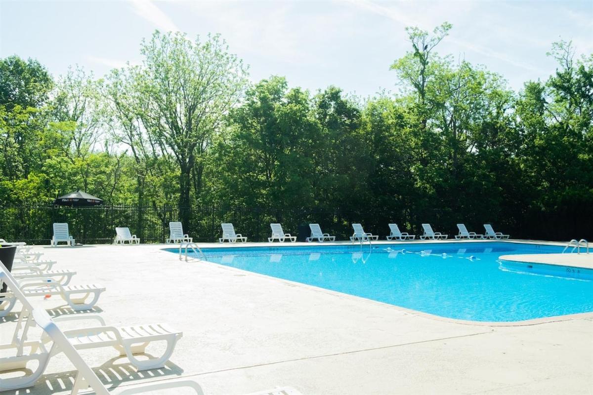 Cozy Retreat Golf, Lake & Nature At Beautiful Lake Monroe Bloomington Bagian luar foto